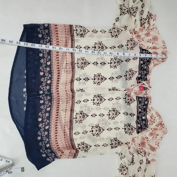 Vince Camuto Beige Cream Boho Paisley Semi Sheer Tie V-Neck Blouse SZ M - Picture 14 of 15